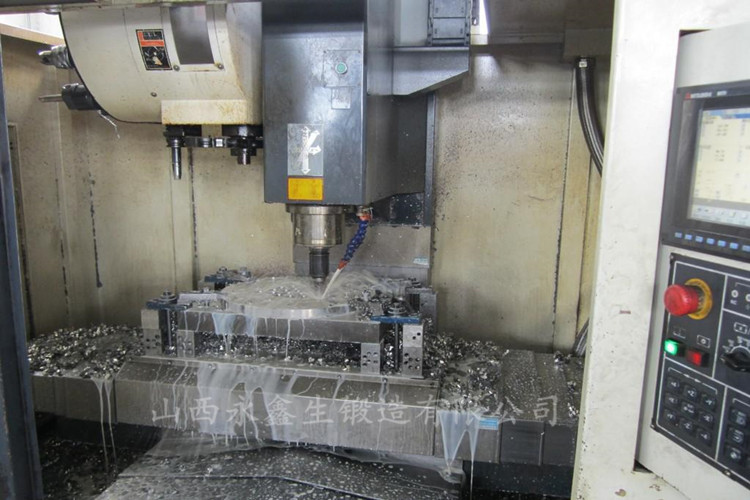 重型锻件钻孔加工