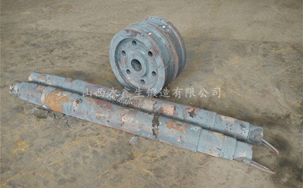 热处理后的轴锻件