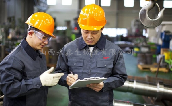 锻造厂上班的工人